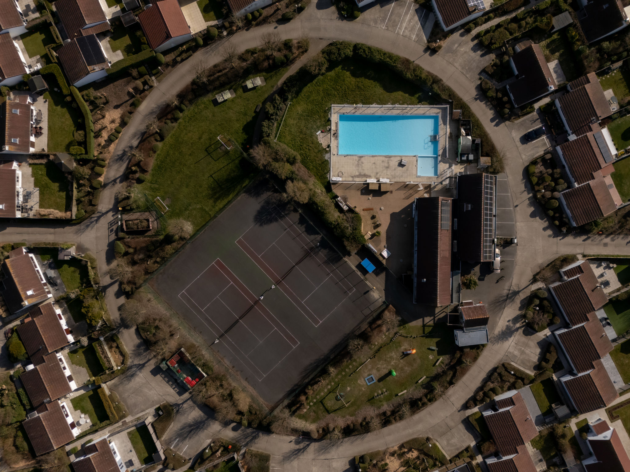 Beluga with parking and shared pool-Outside