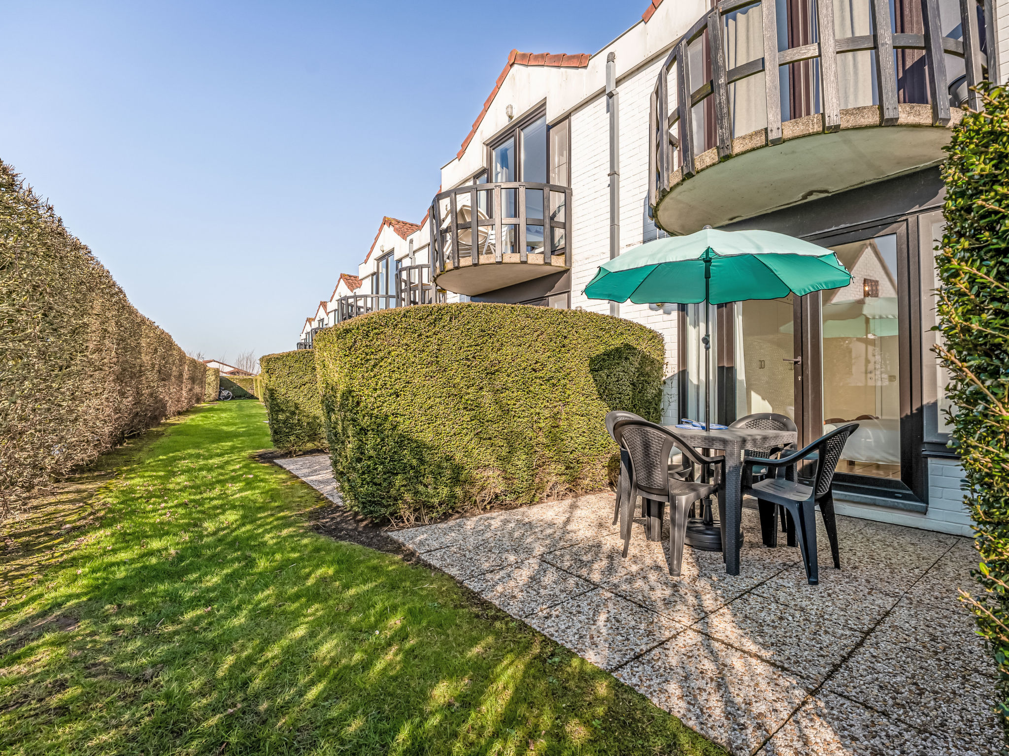 Photo of Sirius with parking and shared pool