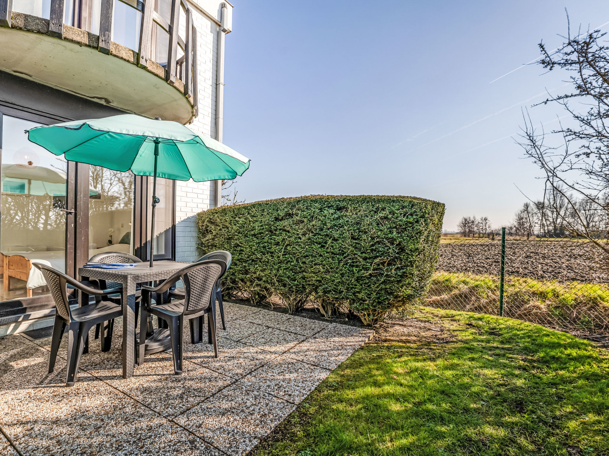 Photo of Sirius with parking and shared pool