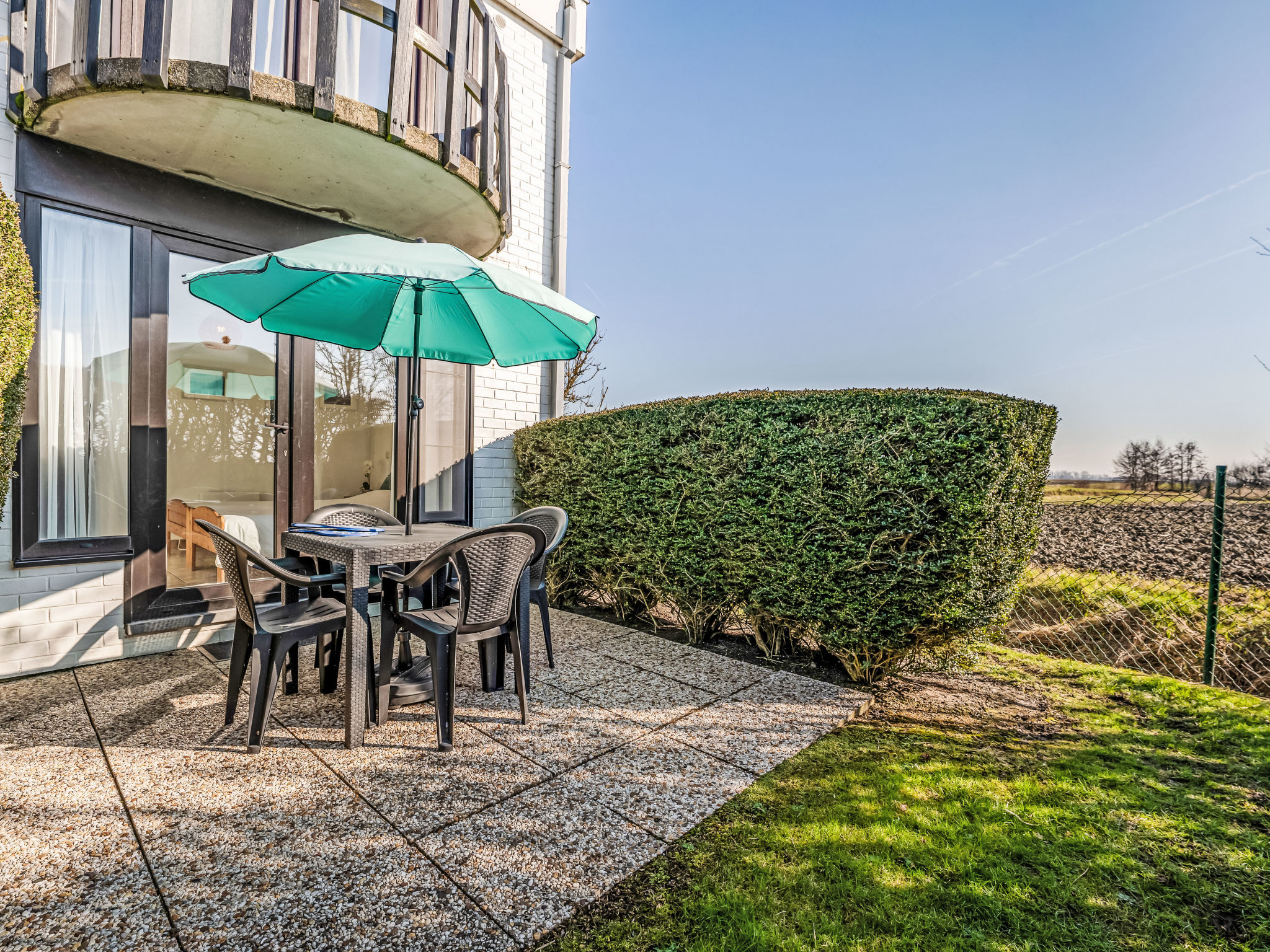 Photo of Sirius with parking and shared pool