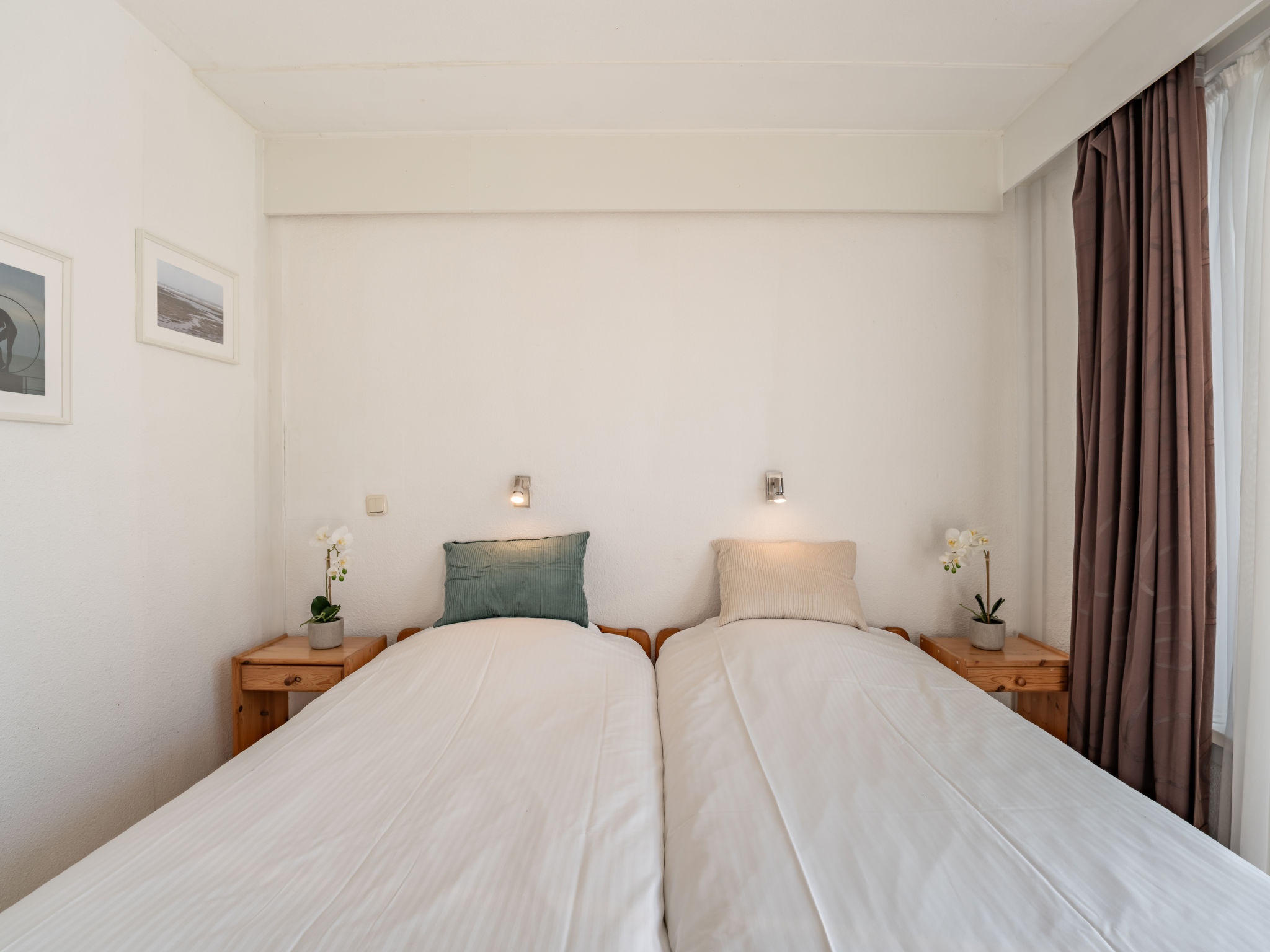 Photo of Sirius with parking and shared pool