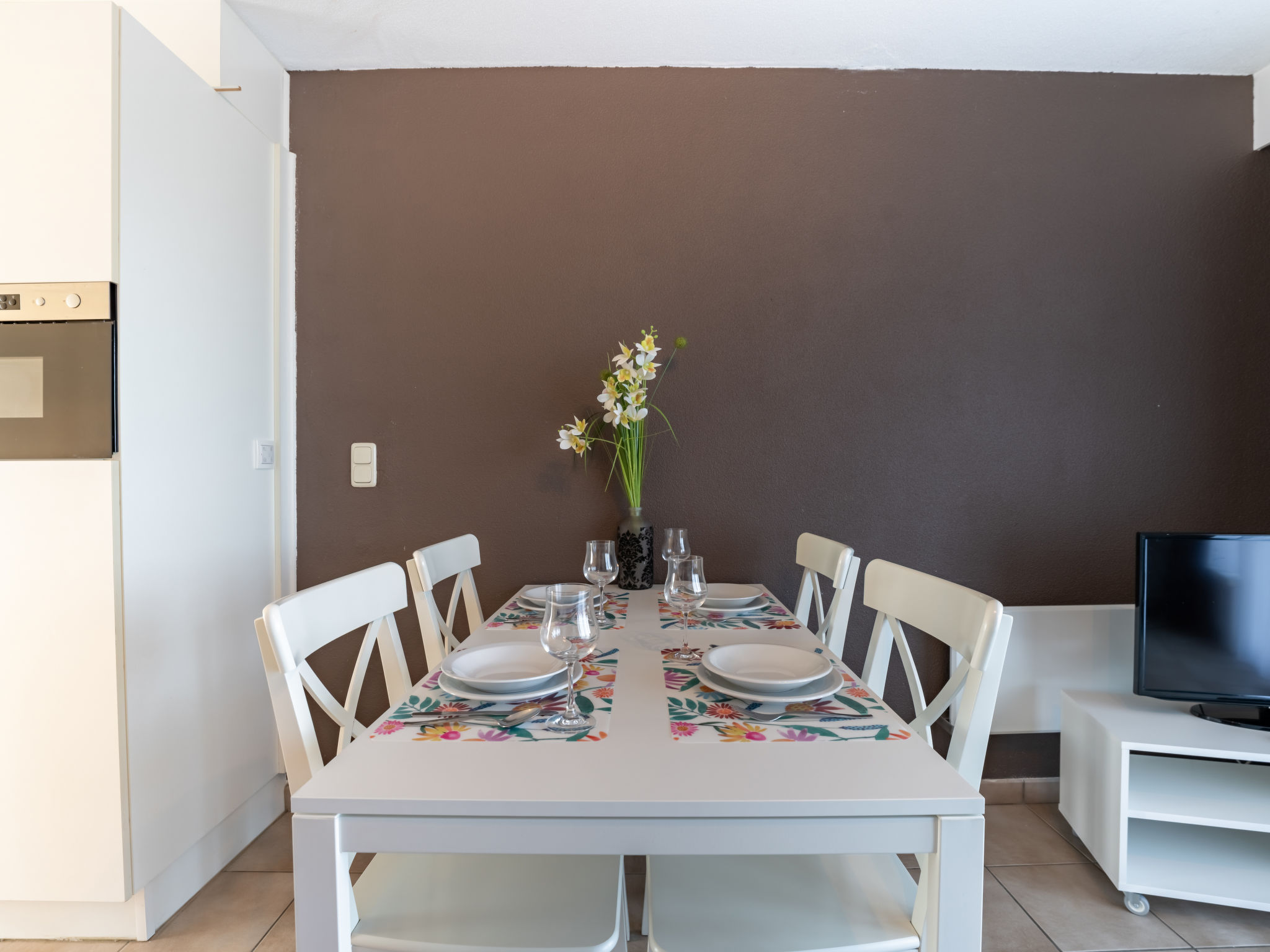 Photo of Sirius with parking and shared pool