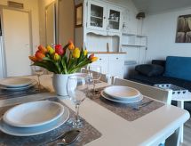 Ferienwohnung Luna with parking and shared pool