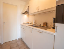 4-persoons appartement met verwarmd zwembad in De Haan - thumbnail 2