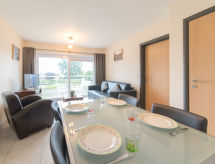 4-persoons appartement in De Haan met zwembad op 1 km van strand - thumbnail 1