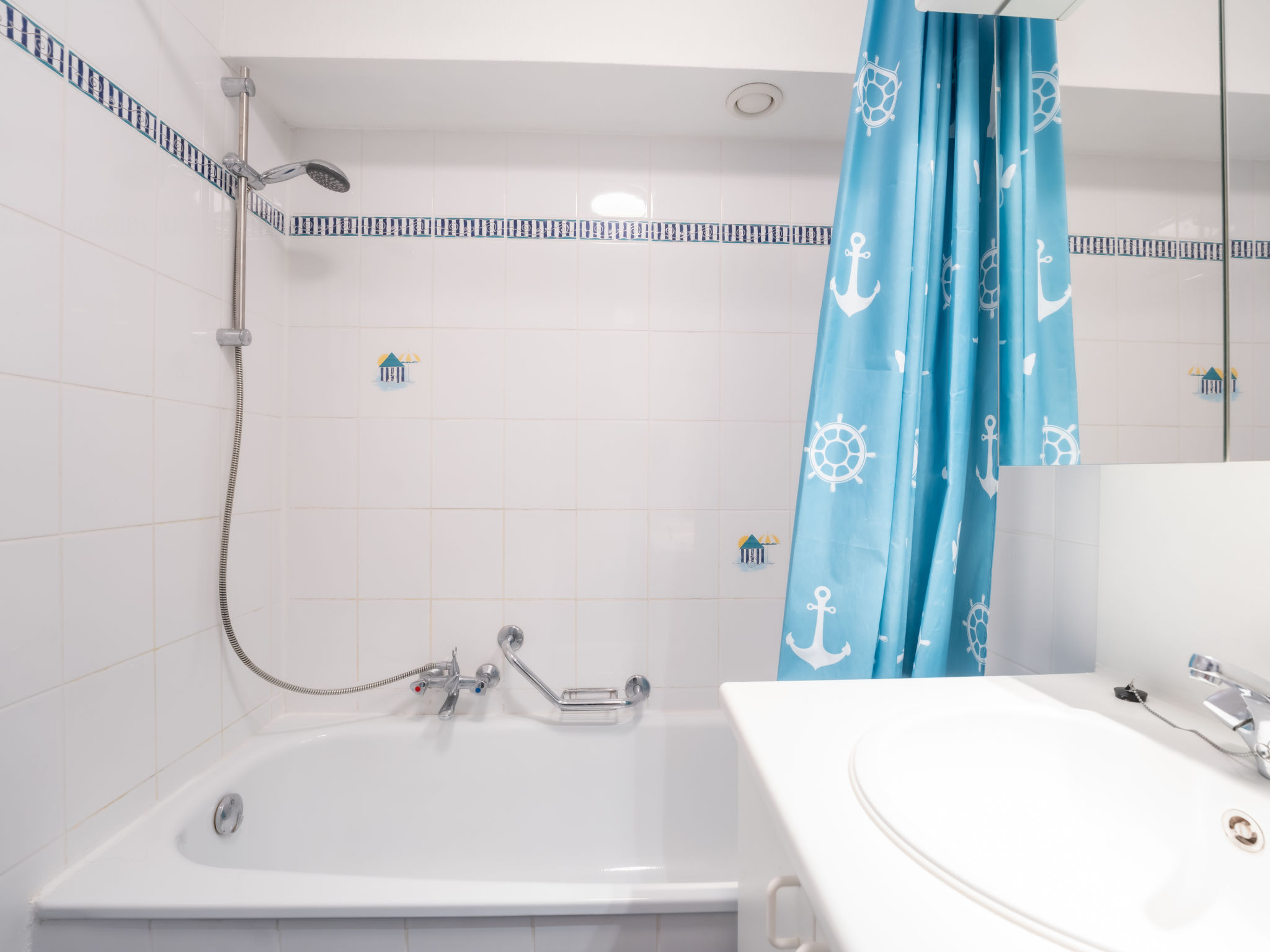 Photo of Green Garden T20 - 104 parking & pool