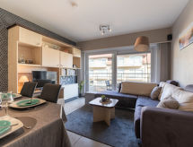 Licht appartement voor 4 aan de kust met zwembad in De Haan - thumbnail 1