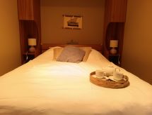 Ferienwohnung Zeeflat with parking and shared pool