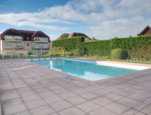 Ferienwohnung Zeeflat with parking and shared pool