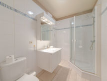Ferienwohnung Zeeflat with parking and shared pool
