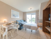 Ferienwohnung Zeeflat with parking and shared pool