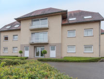 Ferienwohnung Zeeflat with parking and shared pool