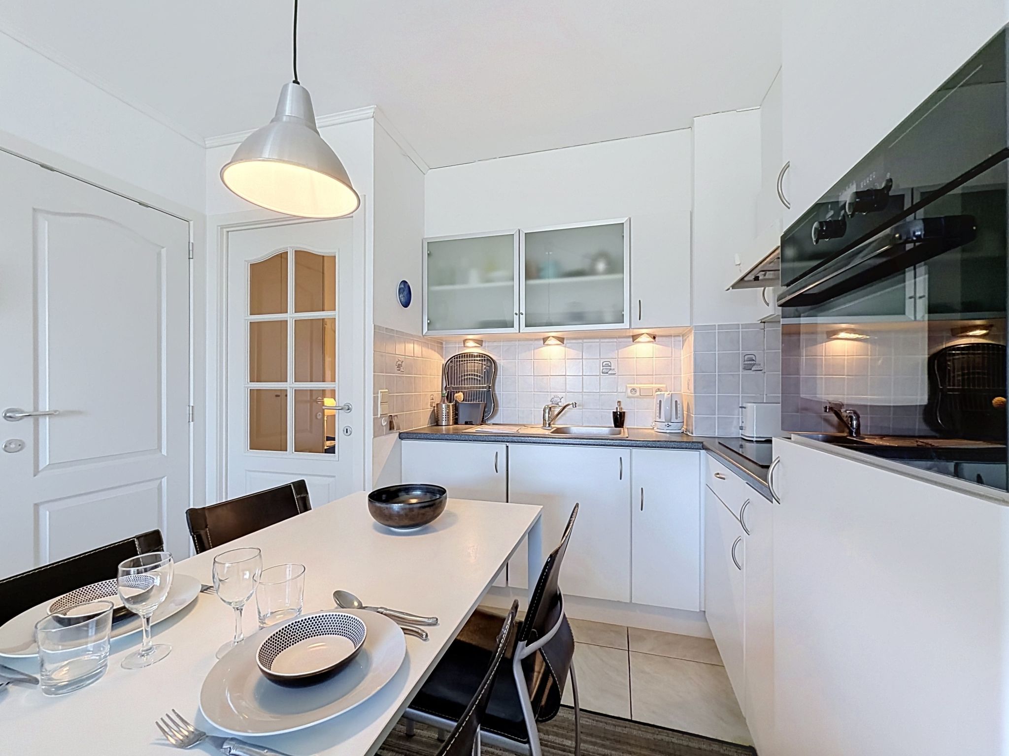 Green Lake Retreat with balcony - Binnen