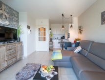Licht studio-appartement met zwembadzicht in De Haan, vlakbij zee - thumbnail 6