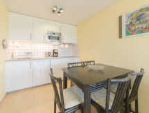 Op 1,0 km van zee: 5-persoons appartement in De Haan - thumbnail 4