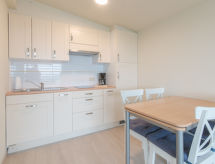 Op 1,0 km van zee: 2-persoons appartement met zeezicht in De Haan - thumbnail 2