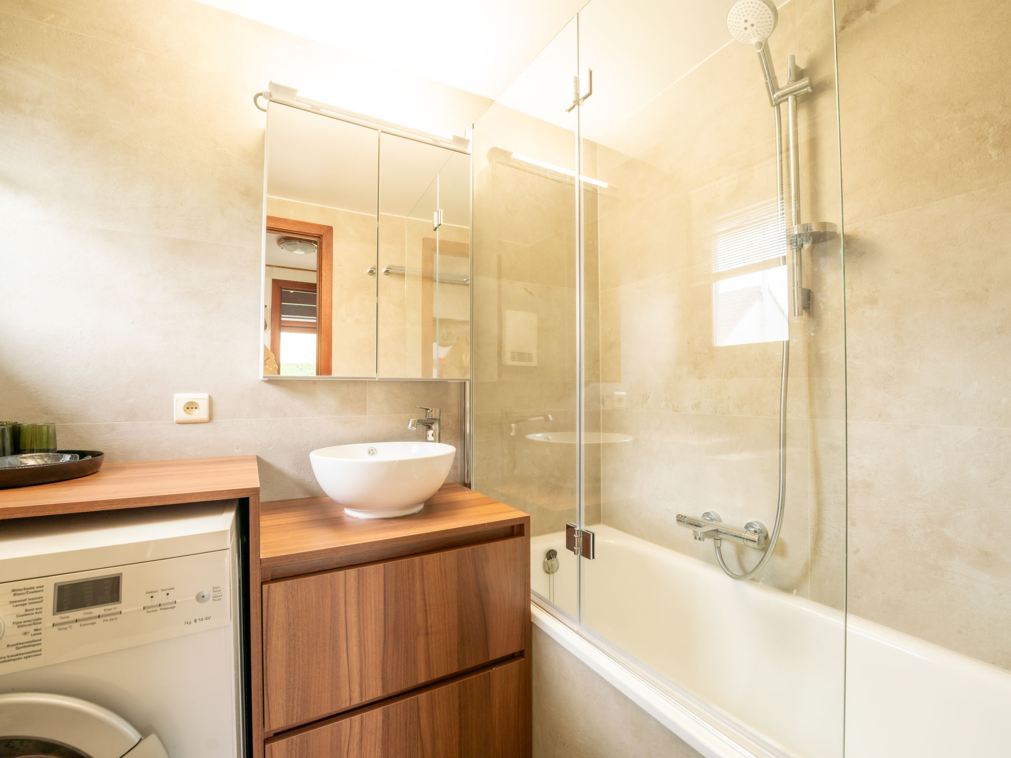 Photo of Edelweiss with parking