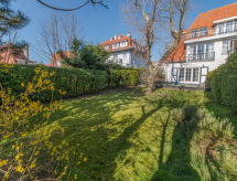6-persoons appartement aan zee in het centrum van De Haan - thumbnail 3