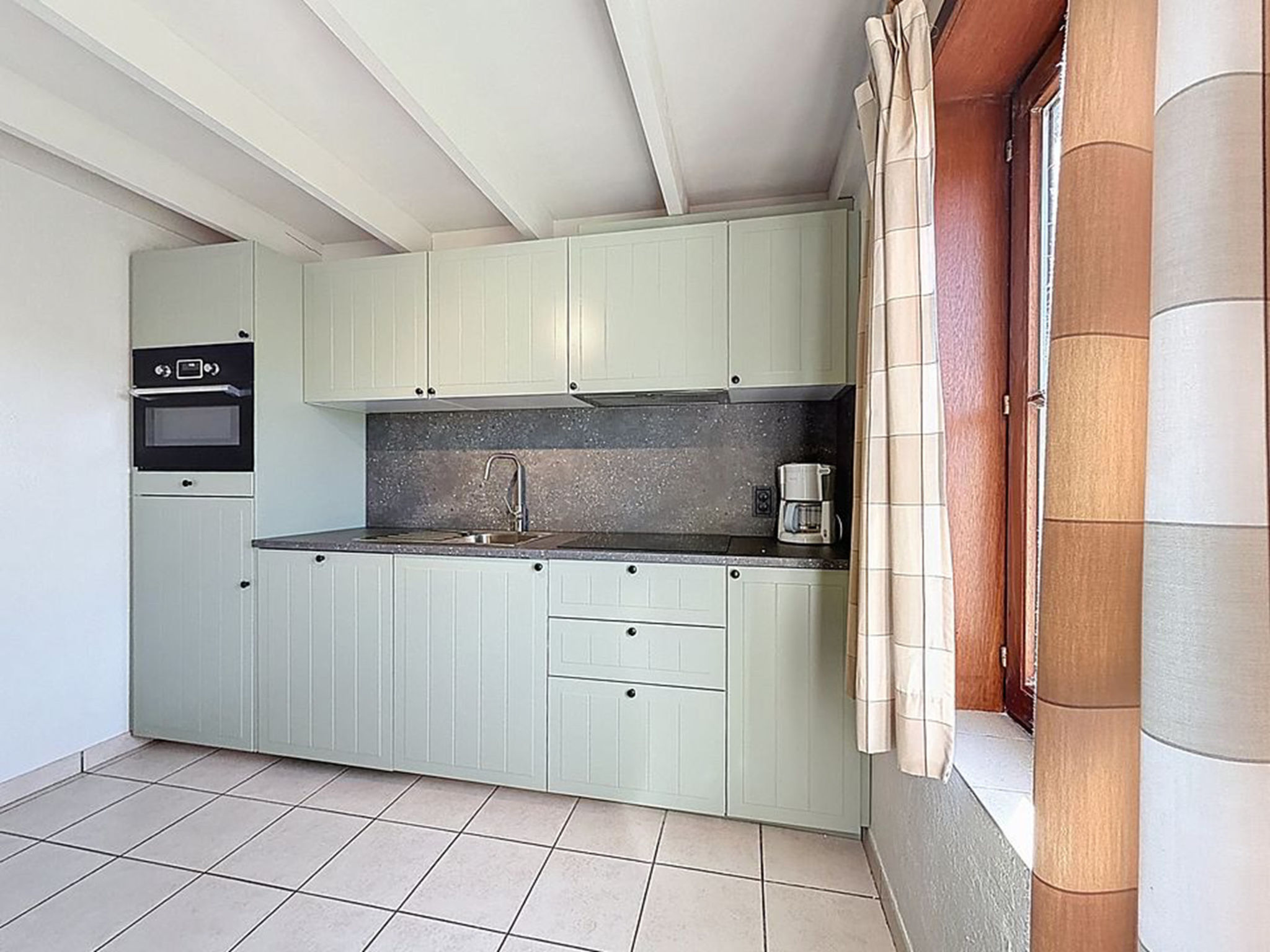 Photo of Fabiola with parking & garden