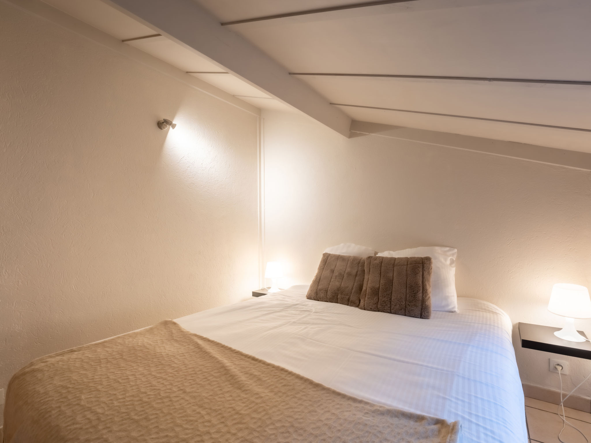 Photo of Fabiola with parking & garden