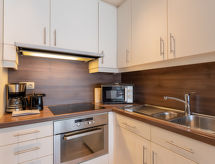 Licht appartement voor 4 in centrum De Haan, vlakbij zee en golf - thumbnail 2
