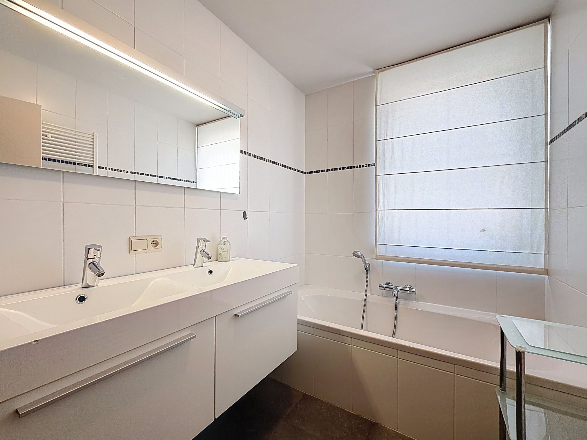 Stella Maris with garage and garden