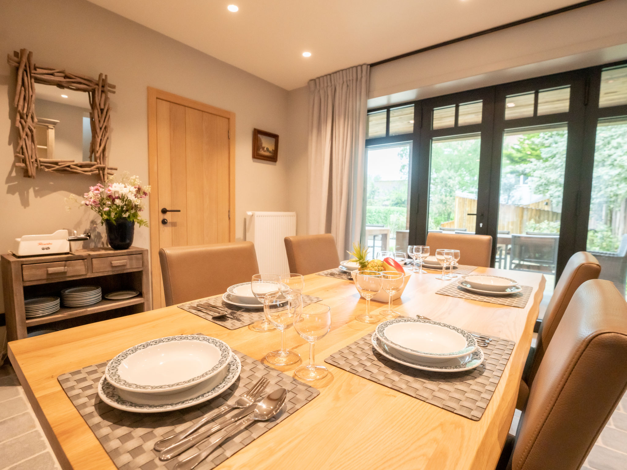 Photo of Huyze Ter Bercken with swimming pond