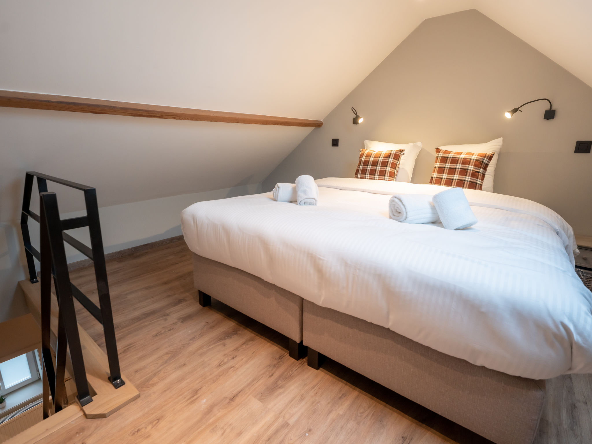 Photo of Huyze Ter Bercken with swimming pond