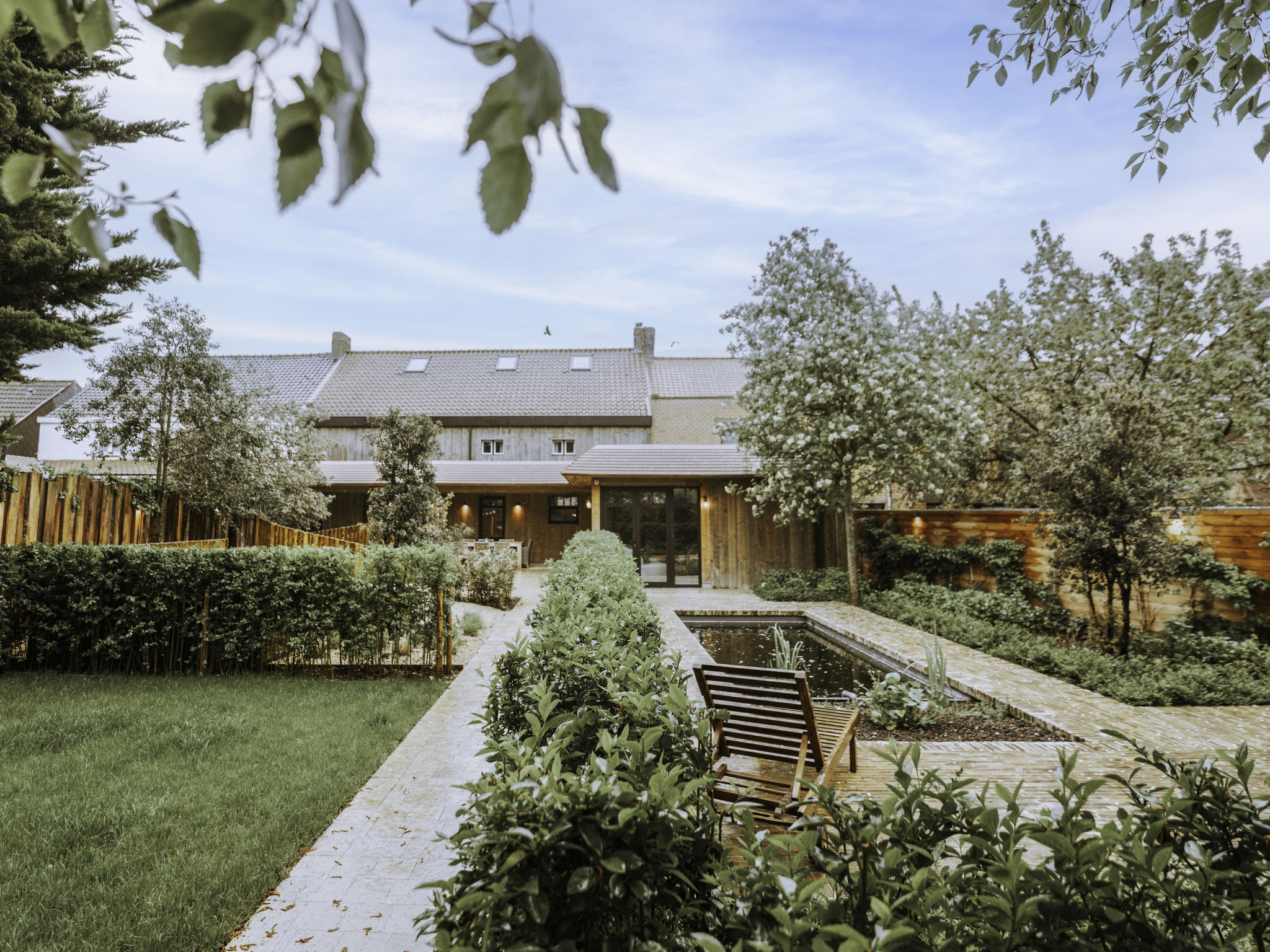 Photo of Huyze Ter Bercken with swimming pond