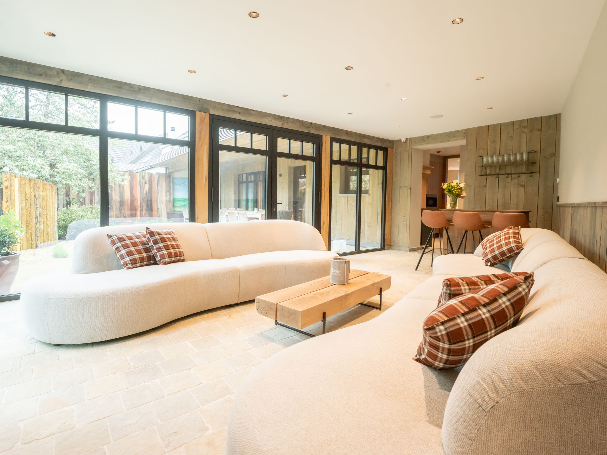 Photo of Huyze Ter Bercken with swimming pond