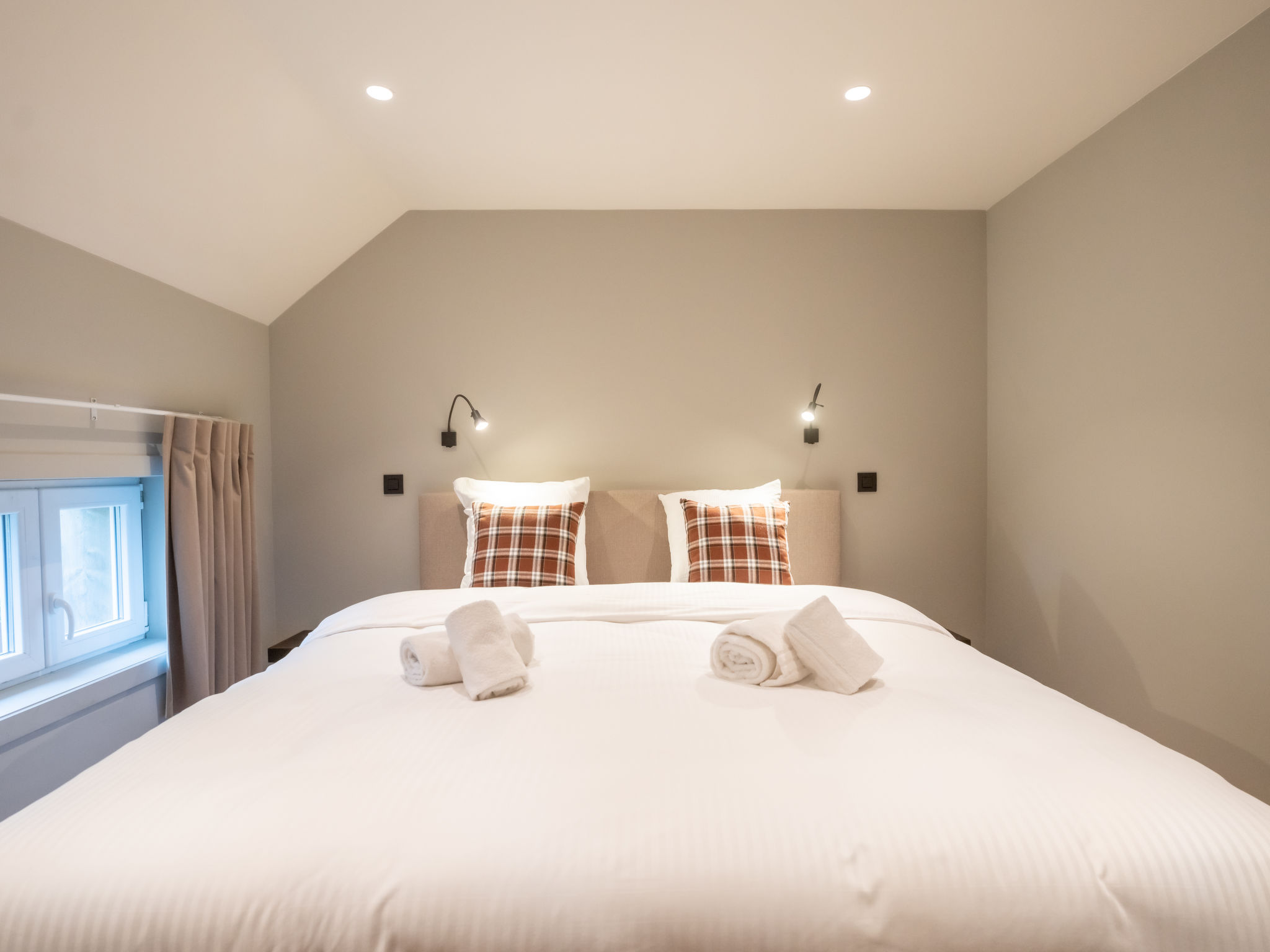 Photo of Huyze Ter Bercken with swimming pond