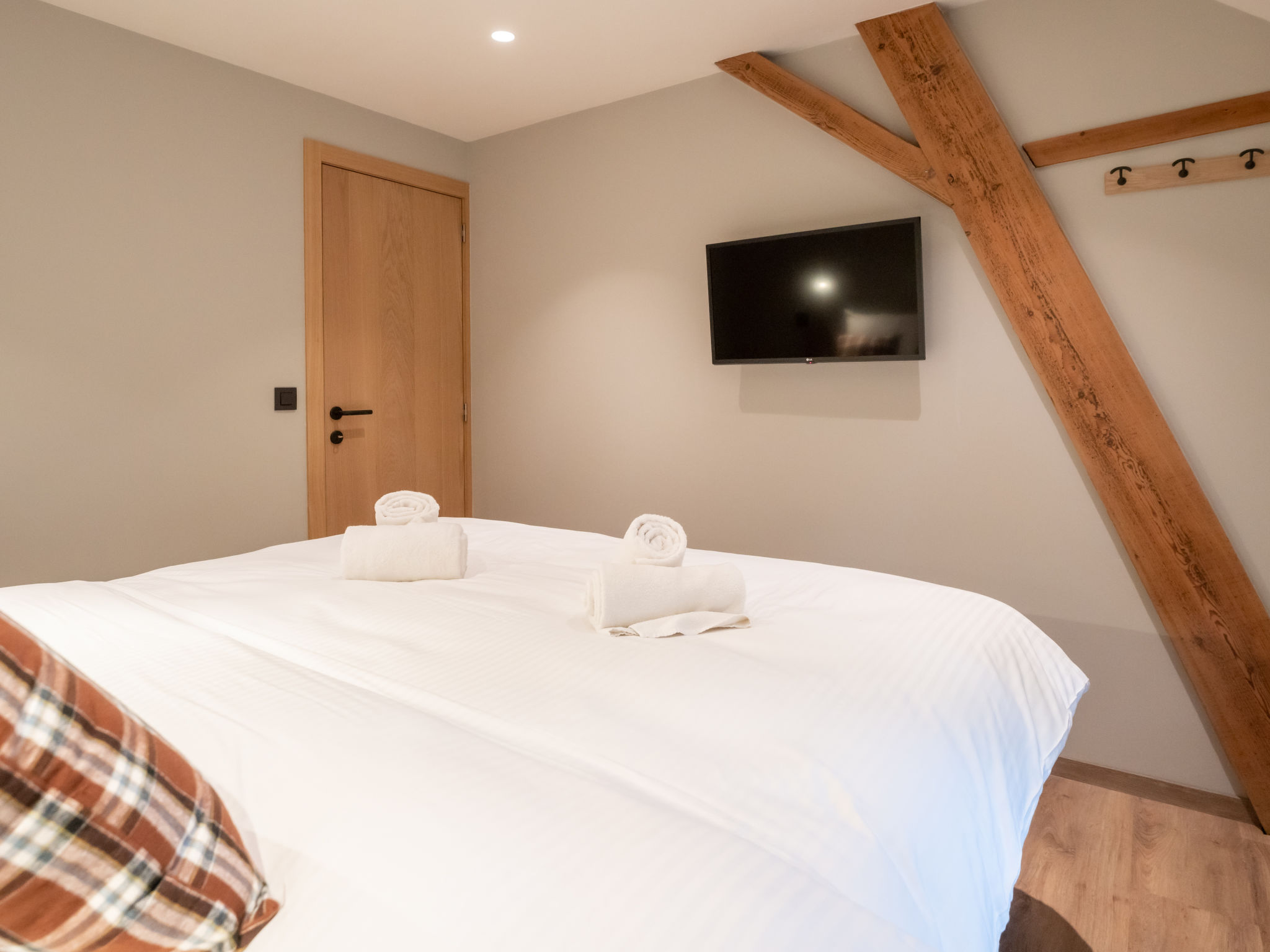 Photo of Huyze Ter Bercken with swimming pond