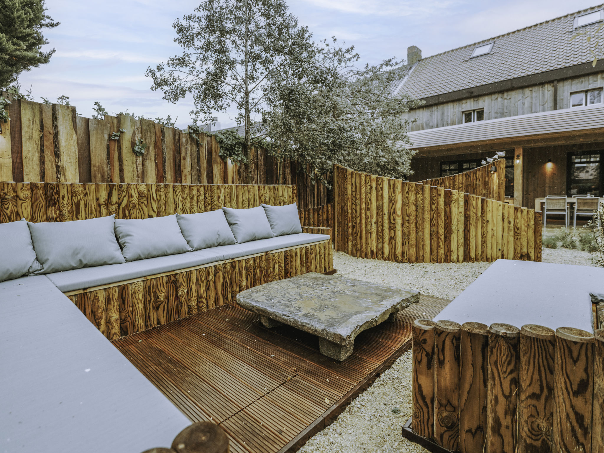 Photo of Huyze Ter Bercken with swimming pond