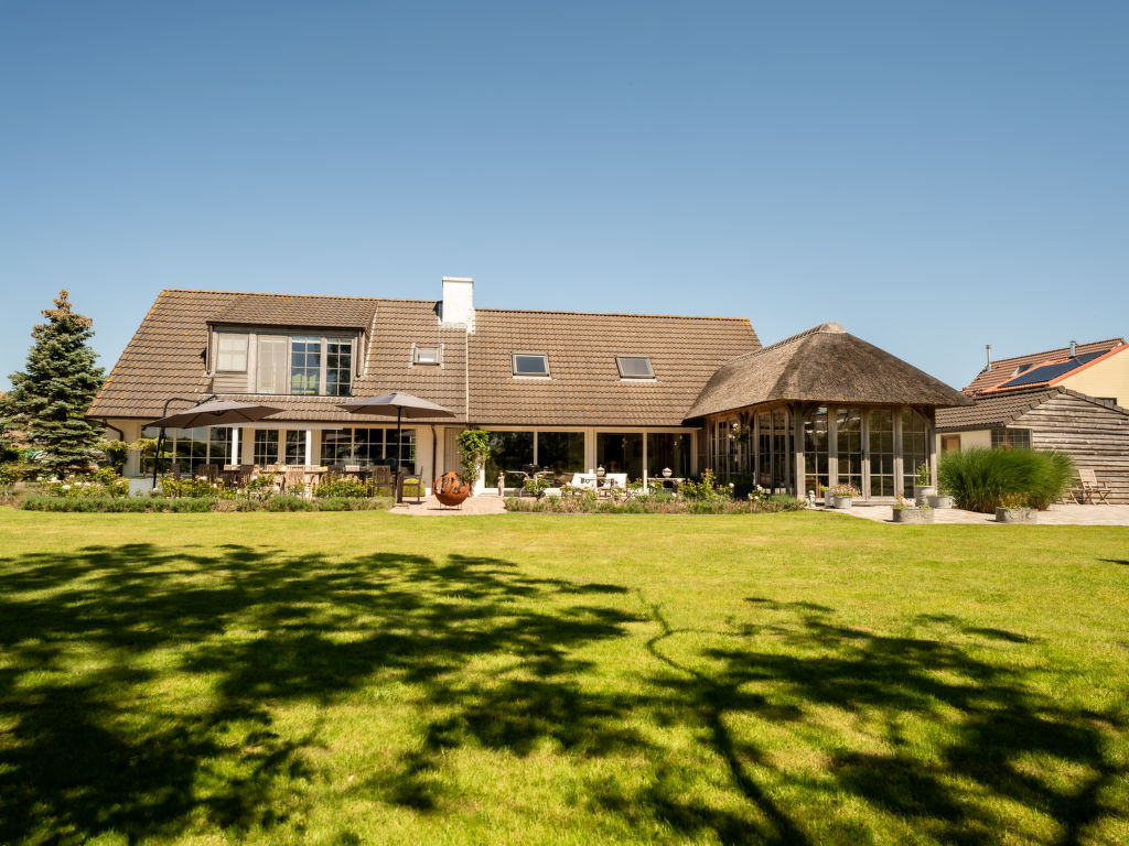 Vakantiehuis Villa Rosetree with sauna and pool table in België