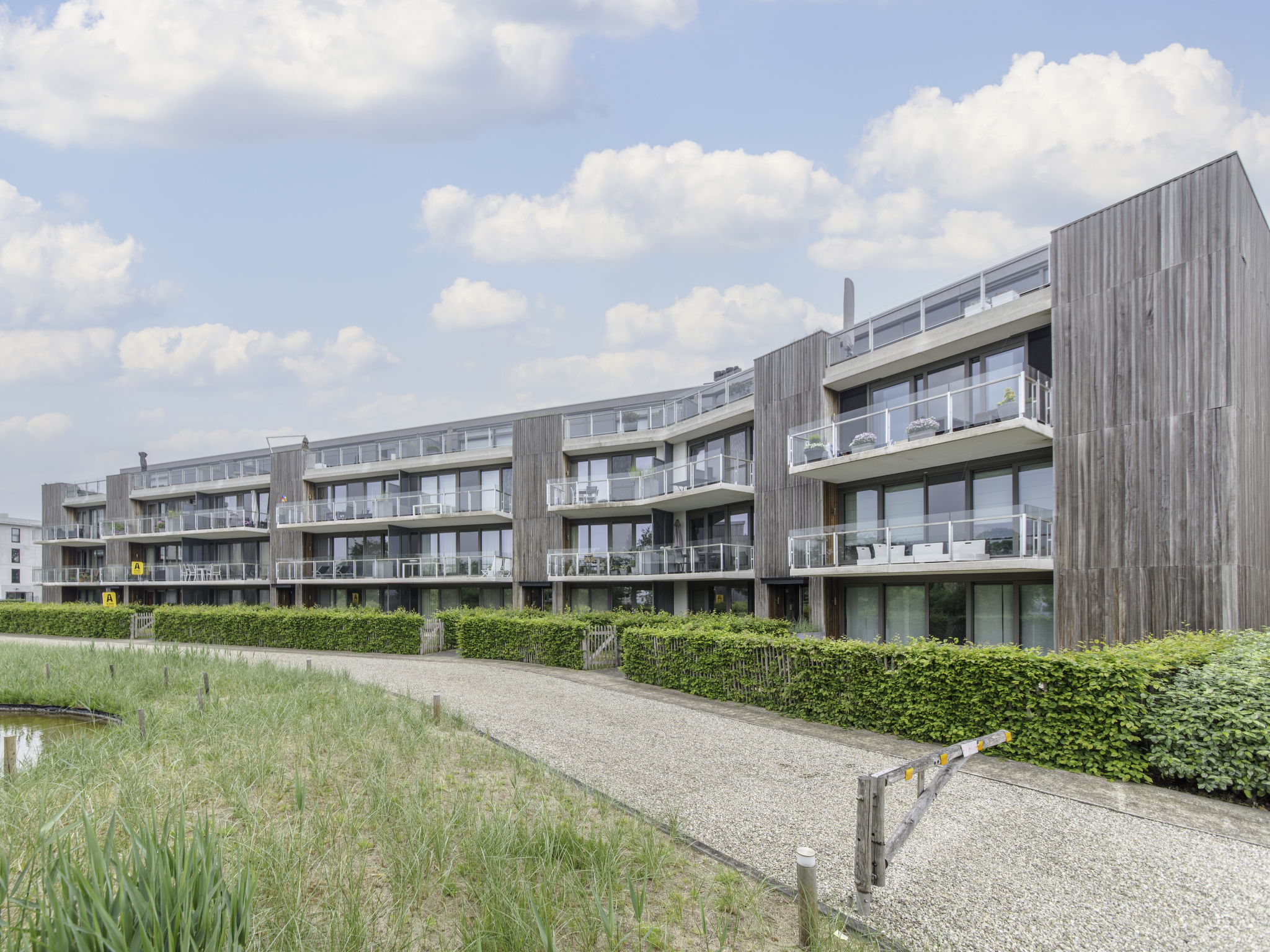 Photo of Duinenhof 18 with parking