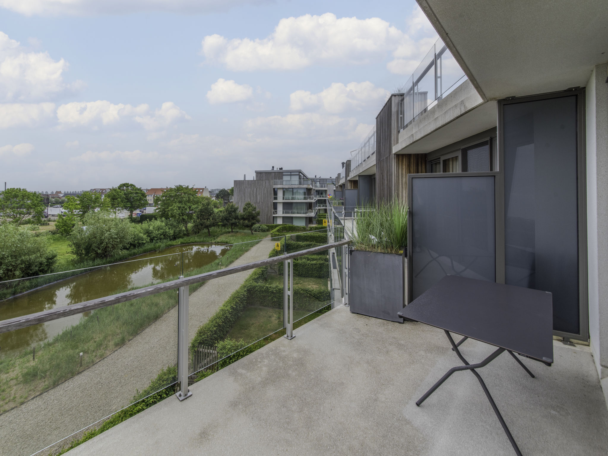 Photo of Duinenhof 18 with parking