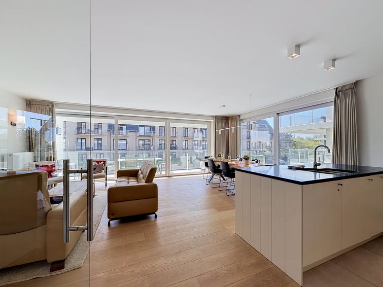 Op 1 km van zee: ruim appartement voor 6 personen in De Haan in De Haan