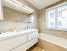 Op 1 km van zee: modern 6-persoons appartement met garage in De Haan - thumbnail 4