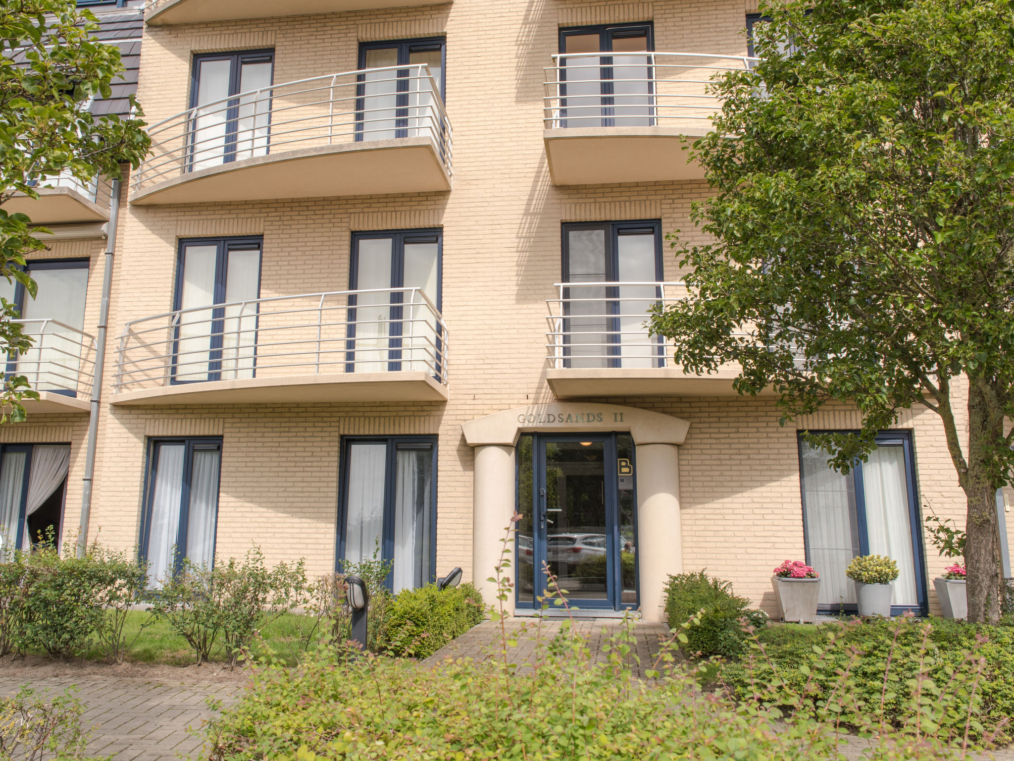 Photo of Goldsands II 302 with parking