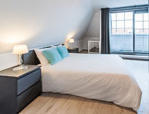 Op 600 m van zee: Zonnig duplex appartement in De Haan - thumbnail 3