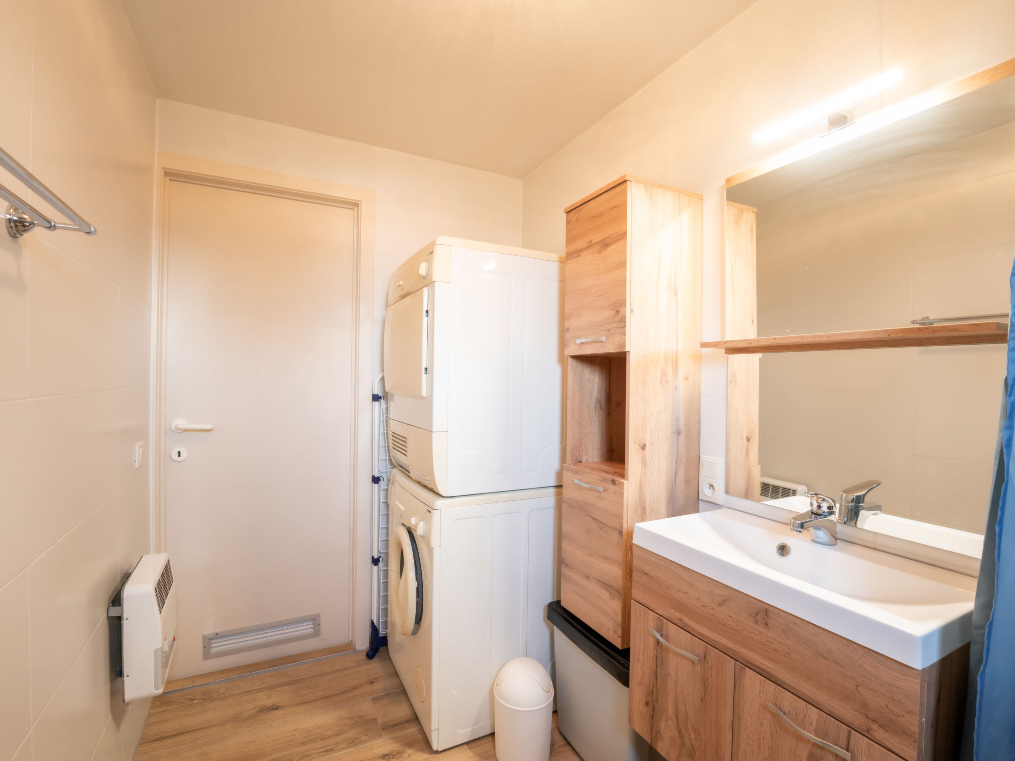 Photo of Vissershuis 92 with parking