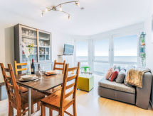 Appartement met directe toegang tot strand en zeezicht in Westende - thumbnail 2