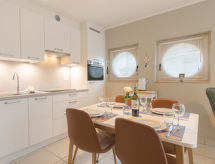 Verwarmd zwembad | 4-persoons appartement in Bredene, 1 km van zee - thumbnail 3
