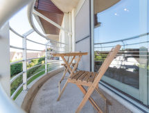 Op 1,0 km van zee: Comfortabel appartement in Bredene met zwembad · 2 pers. - thumbnail 1
