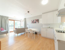 Op 1,0 km van zee: Comfortabel appartement in Bredene met zwembad - thumbnail 4