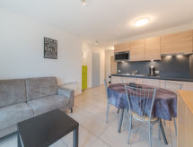 Appartement in Bredene met verwarmd zwembad op 1 km van zee - thumbnail 3