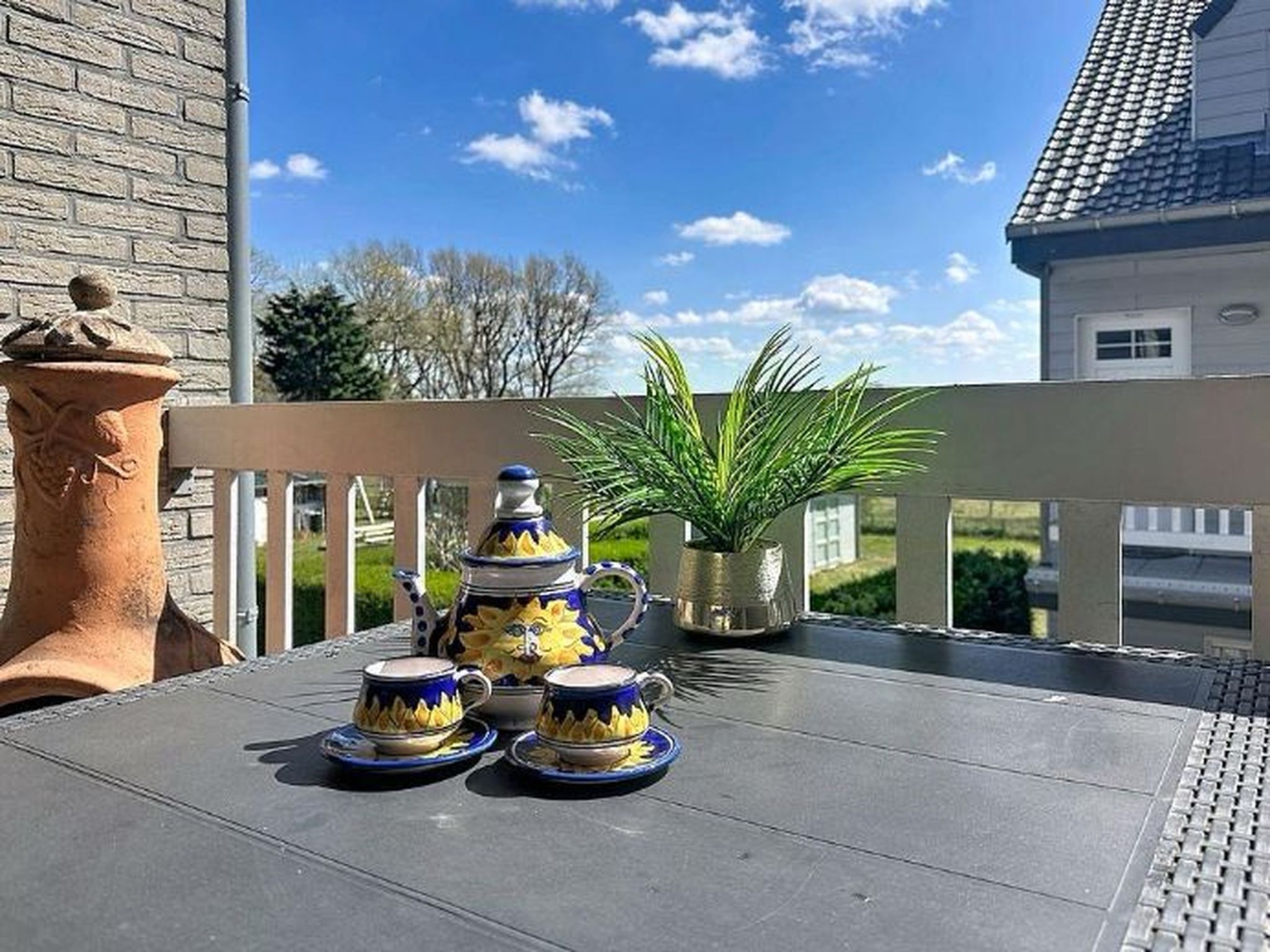 Photo of The Horseshoe with parking