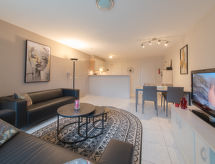 Aan zee: licht 4-persoons appartement in Bredene - thumbnail 3