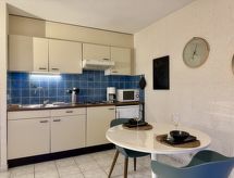 Studio 806 met balkon en zeezicht op 200m van het strand in Bredene - thumbnail 3