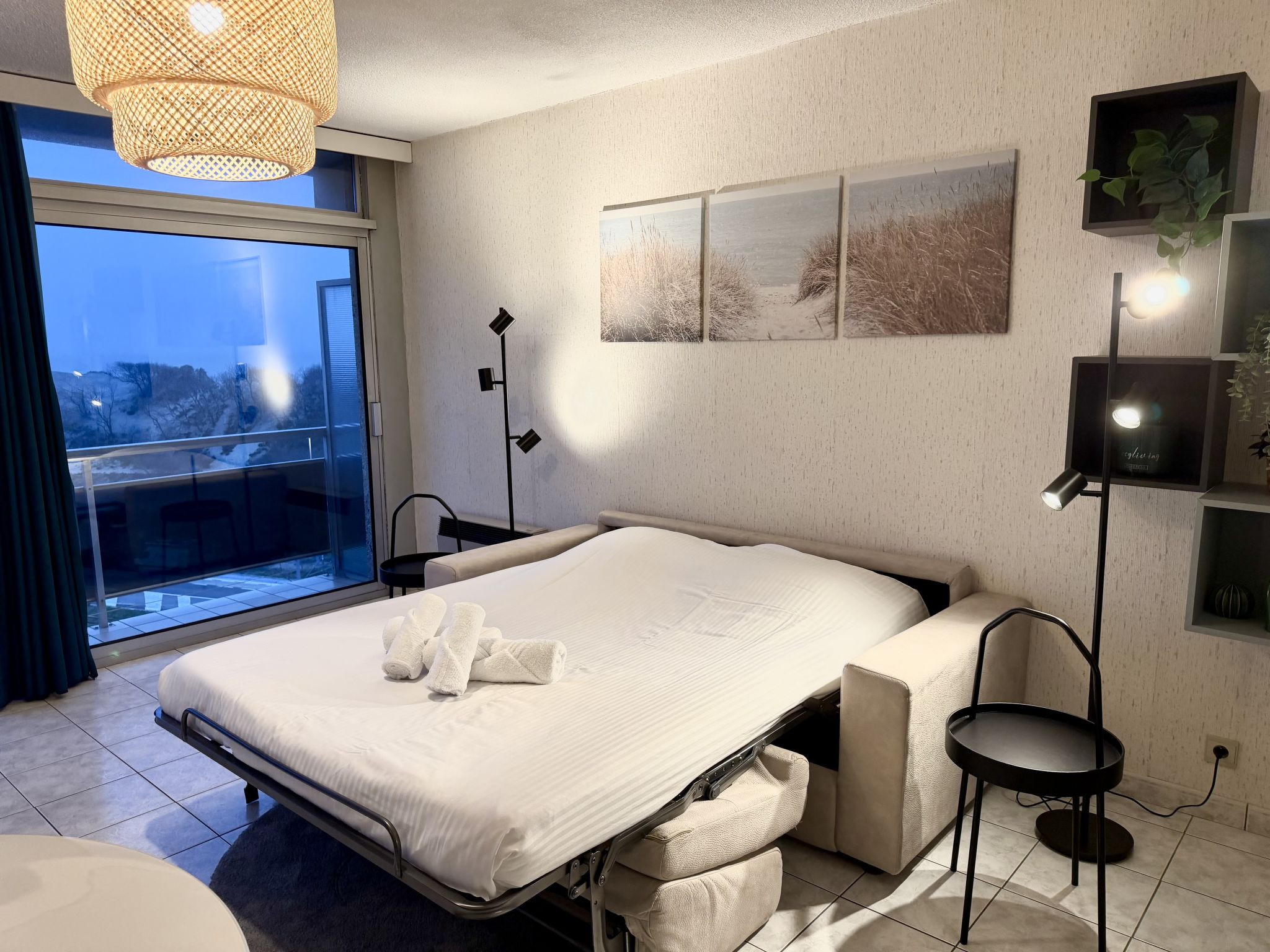 Studio 806 with balcony-Binnen